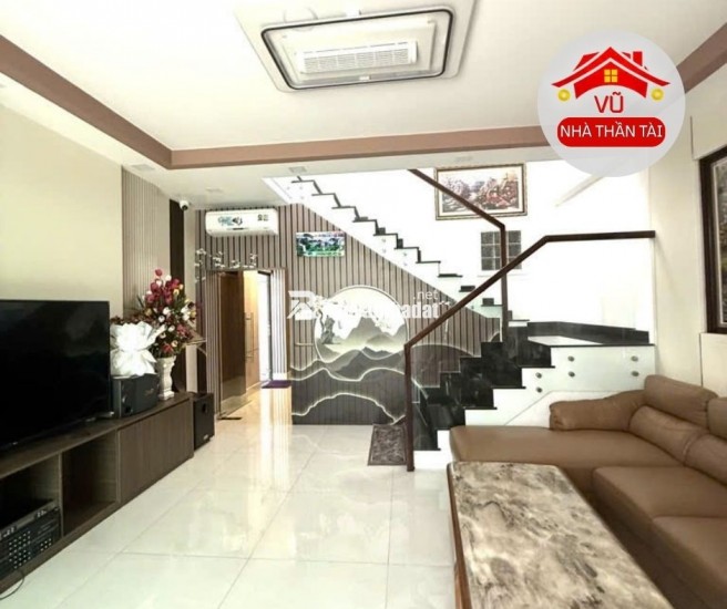 Bán Nhà Đẹp Mặt Tiền Quận 4, gần Vĩnh Khánh, 2 xe hơi tránh, 4 tầng, 5,3 x 9,5m , Nhỉnh 8 Đồng